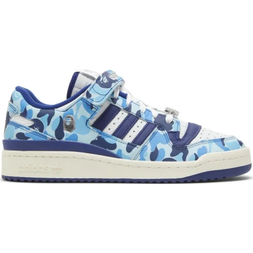 נעלי סניקרס Forum בצבע כְּחוֹל מדגם BAPE x Forum Low 84 '30th Anniversary - Blue' מבית היוצר של חברת הענק אדידס