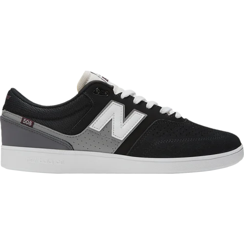נעלי סניקרס מספרי 508 בצבע שָׁחוֹר מדגם Brandon Westgate x Numeric 508 'Black Grey' מבית היוצר של חברת הענק ניו באלאנס