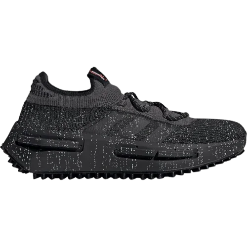 נעלי סניקרס NMD_S1 בצבע שָׁחוֹר מדגם Cali Thornhill Dewitt x NMD_S1 'Digi Camo - Black' מבית היוצר של חברת הענק אדידס