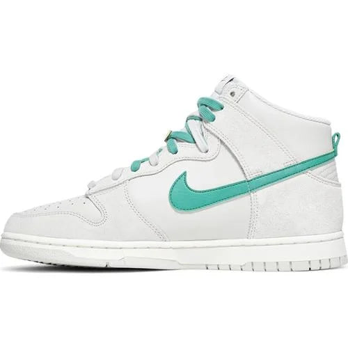 Dunk High SE GS ’First Use Pack - Green Noise’