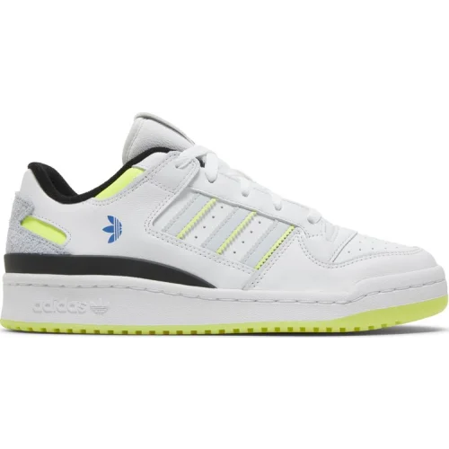 נעלי סניקרס Forum בצבע קרם מדגם Indigo Herz x Forum Low CL 'Into the Metaverse' מבית היוצר של חברת הענק אדידס