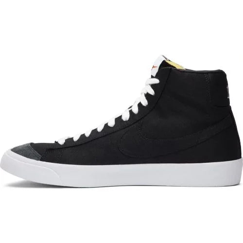 Nike Blazer Low LE ’Triple Black’