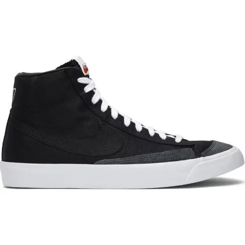 Nike Blazer Low LE ’Triple Black’