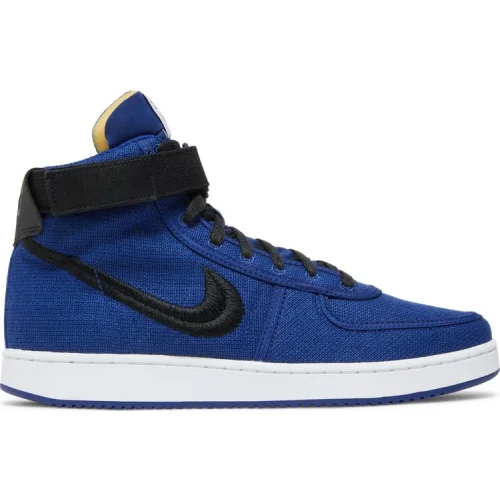 נעלי סניקרס וַנדָלִי בצבע כְּחוֹל מדגם Stussy x Vandal High 'Deep Royal Blue' מבית היוצר של חברת הענק נייקי