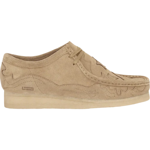 נעלי סניקרס וואלאבי בצבע שָׁזוּף מדגם Supreme x Clarks Original Wallabee 'Maple' מבית היוצר של חברת הענק קלארקס