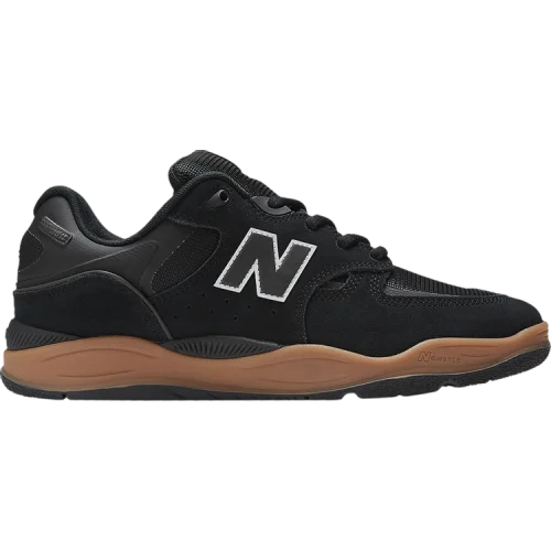 נעלי סניקרס 1010 בצבע שָׁחוֹר מדגם Tiago Lemos x Numeric 1010 'Black Gum' מבית היוצר של חברת הענק ניו באלאנס