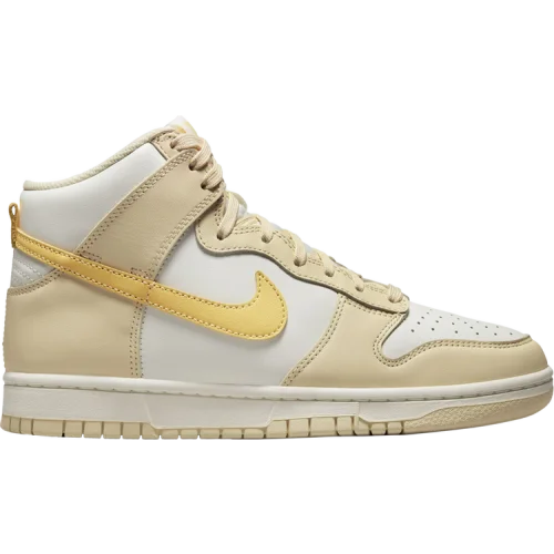 נעלי סניקרס נייק דאנק בצבע קרם מדגם Wmns Dunk High 'Pale Vanilla Topaz' מבית היוצר של חברת הענק נייקי