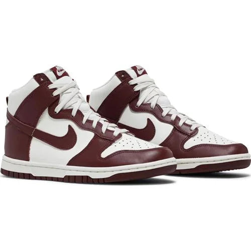 Wmns Dunk High ’Team Red’