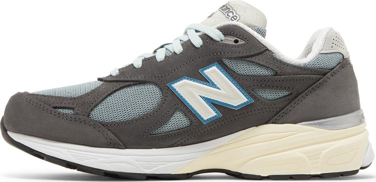 Kith x 990v3 תוצרת ארה"ב 'Steel Blue'