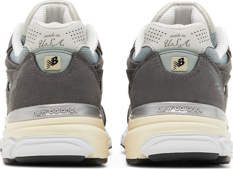 Kith x 990v3 תוצרת ארה"ב 'Steel Blue'