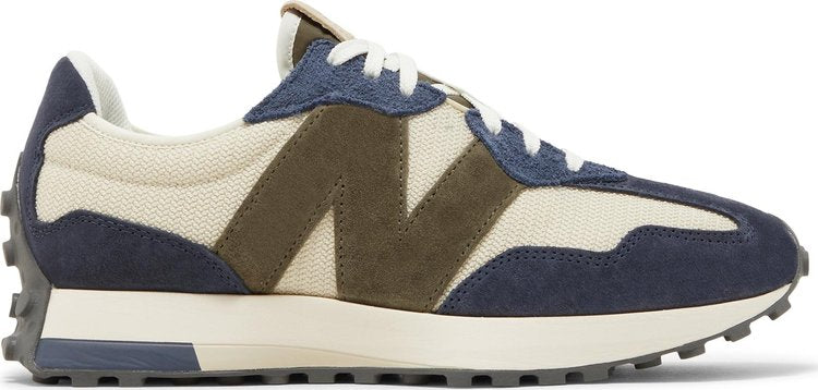 נעלי סניקרס 327 'Beige Navy' של המותג ניו באלאנס בצבע קרם עשויות עור (זמש)
