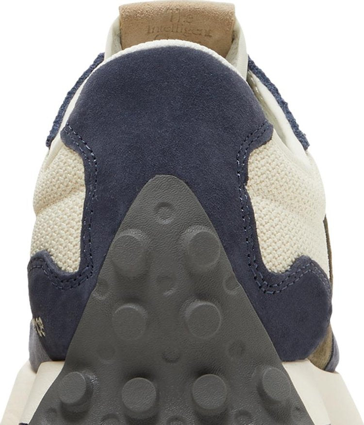 327 'Beige Navy'