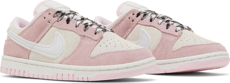 Wmns Dunk Low LX 'Pink Foam'