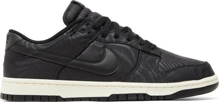 נעלי סניקרס Dunk Low 'Black Canvas' של המותג נייקי בצבע שָׁחוֹר עשויות בַּד