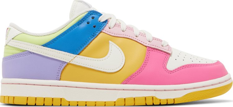 נעלי סניקרס Wmns Dunk Low 'Multi-Color' של המותג נייקי בצבע צבעוני עשויות עוֹר