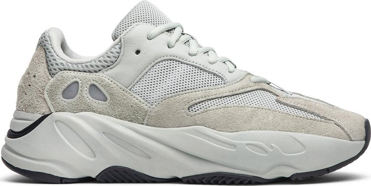 נעלי סניקרס Yeezy Boost 700 'Salt' של המותג אדידס בצבע לבן עשויות עור (זמש)