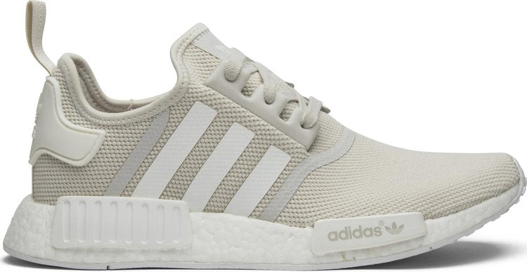 נעלי סניקרס Wmns NMD_R1 'Sand' של המותג אדידס בצבע לבן עשויות