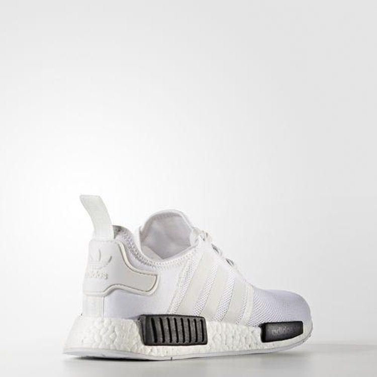 NMD_R1 'פנדה'