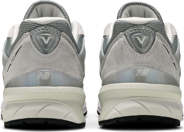 990v5 תוצרת ארה"ב 'Nimbus Cloud Silver'