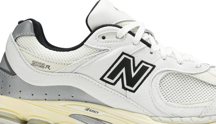 thisisneverthat x 2002R 'White'