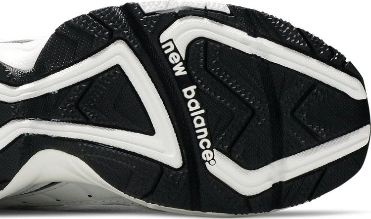 Wmns 452 'White Black'