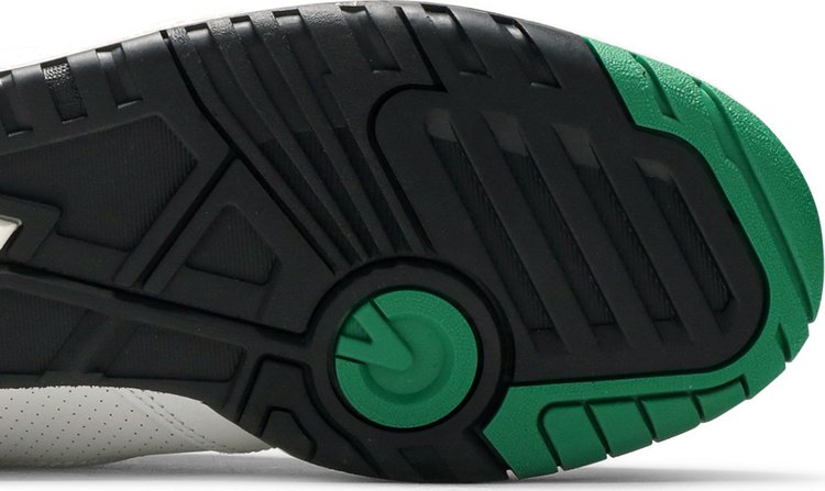 550 'Oak Leaf Green Red'