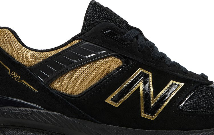 990v5 תוצרת ארה"ב 'Triple Black'