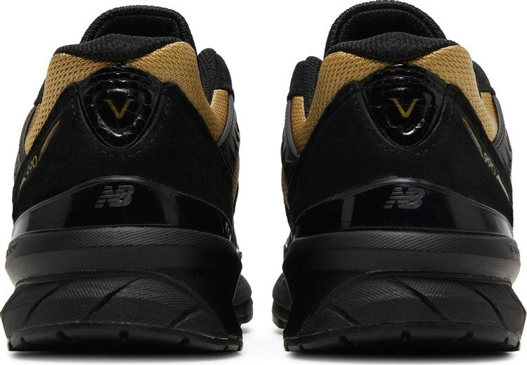 990v5 תוצרת ארה"ב 'Triple Black'
