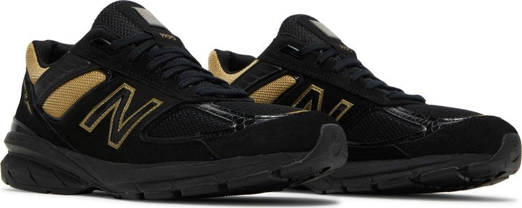 990v5 תוצרת ארה"ב 'Triple Black'