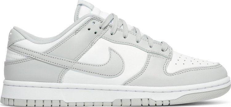 נעלי סניקרס Dunk Low 'Grey Fog' של המותג נייקי בצבע אפור עשויות עוֹר