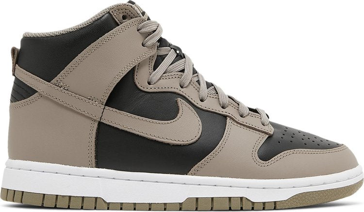 נעלי סניקרס Wmns Dunk High 'Moon Fossil' של המותג נייקי בצבע חום עשויות עוֹר