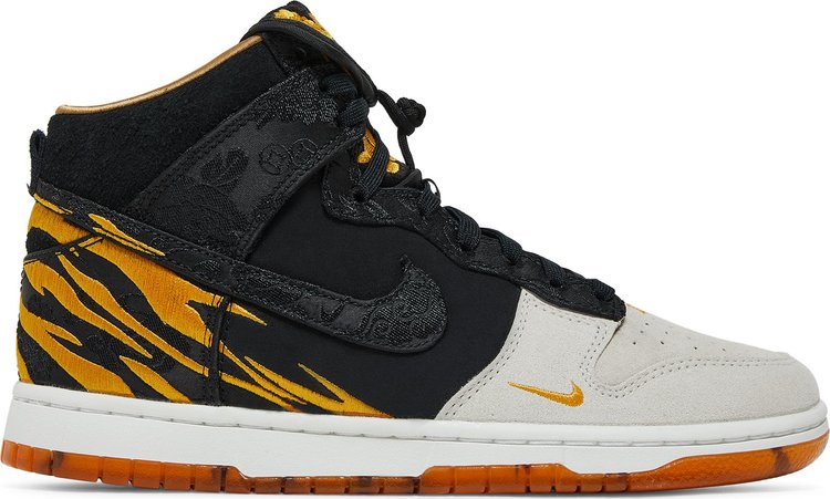 נעלי סניקרס Dunk High Premium 'God Of Wealth' של המותג נייקי בצבע שָׁחוֹר עשויות עור (זמש)