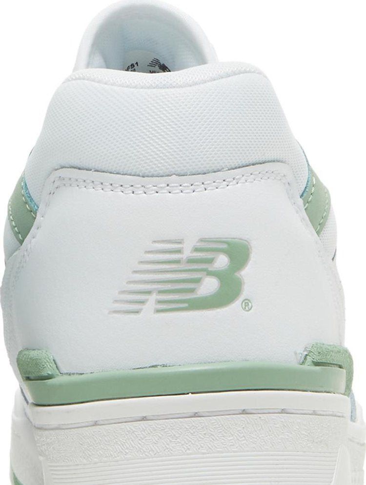 550 'White Mint Green'