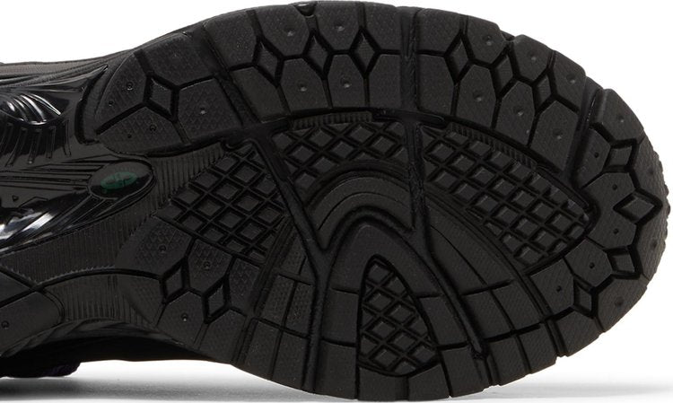 2002R 'Hiking Pack - Black'