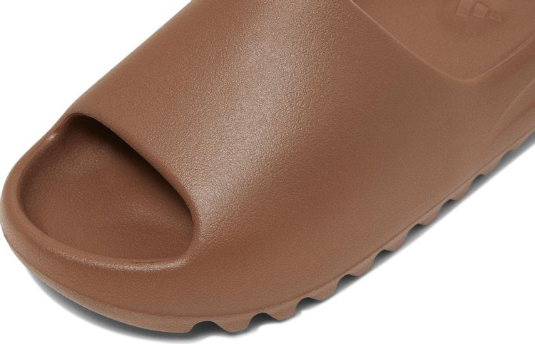 Yeezy Slides 'Flax'