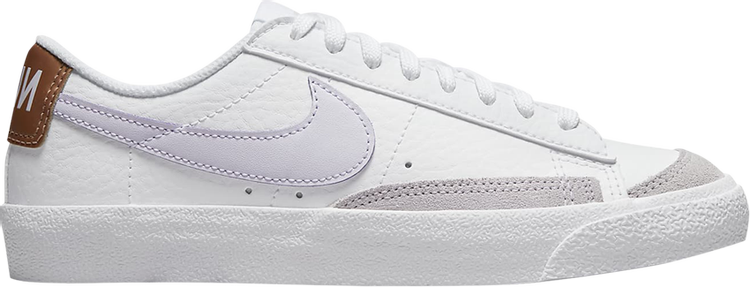 נעלי סניקרס Blazer Low '77 PS 'White Barely Grape' של המותג נייקי בצבע לבן עשויות עוֹר