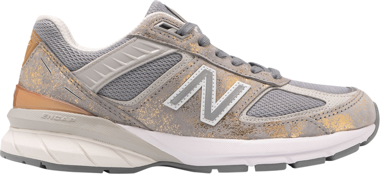 נעלי סניקרס Wmns 990v5 Made In USA 'Moonbeam Silver' של המותג ניו באלאנס בצבע אפור עשויות רֶשֶׁת