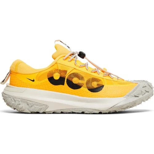 נעלי סניקרס ACG Mountain Fly 2 בצבע כתום מדגם ACG Mountain Fly 2 Low 'Laser Orange' מבית היוצר של חברת הענק נייקי