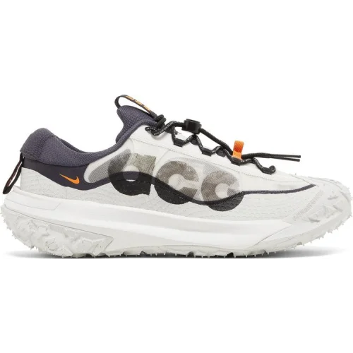 נעלי סניקרס ACG Mountain Fly 2 בצבע לבן מדגם ACG Mountain Fly 2 Low 'White Bright Mandarin' מבית היוצר של חברת הענק נייקי