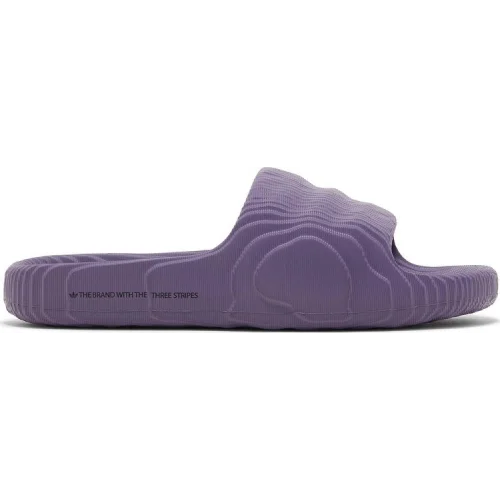 נעלי סניקרס אדילט 22 בצבע סָגוֹל מדגם Adilette 22 Slides 'Tech Purple' מבית היוצר של חברת הענק אדידס