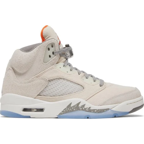 נעלי סניקרס נייק אייר ג'ורדן 5 בצבע קרם מדגם Air Jordan 5 Retro SE 'Craft' מבית היוצר של חברת הענק נייקי