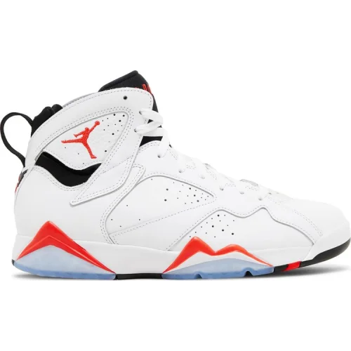 נעלי סניקרס נייק אייר ג'ורדן 7 בצבע לבן מדגם Air Jordan 7 Retro 'White Infrared' מבית היוצר של חברת הענק נייקי