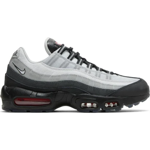 נעלי סניקרס נייק אייר מקס 95 בצבע אפור מדגם Air Max 95 'Koi' מבית היוצר של חברת הענק נייקי