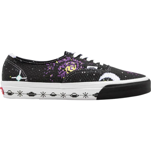 נעלי סניקרס Authentic בצבע שָׁחוֹר מדגם CLOTTEE x Authentic 'Pixelated Universe - Black' מבית היוצר של חברת הענק ואנס