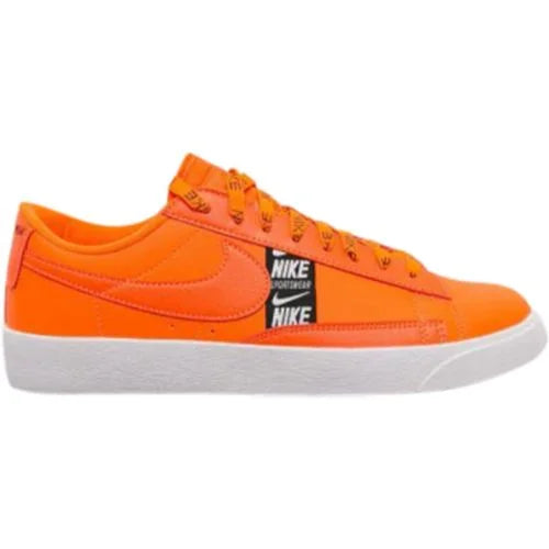 Nike Wmns Blazer Low SE ’Total Orange’