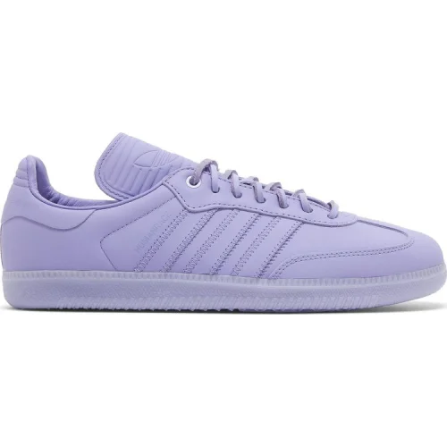 נעלי סניקרס סמבה בצבע סָגוֹל מדגם Pharrell x Samba Human Race 'Purple' מבית היוצר של חברת הענק אדידס