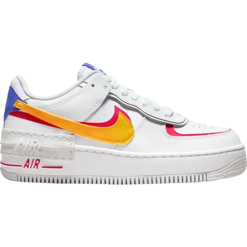 נעלי סניקרס Air Force 1 בצבע לבן מדגם Wmns Air Force 1 Shadow 'Gundam' מבית היוצר של חברת הענק נייקי