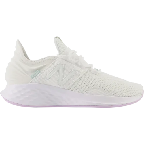 נעלי סניקרס קצף טרי רואב בצבע לבן מדגם Wmns Fresh Foam Roav 'White Thistle' מבית היוצר של חברת הענק ניו באלאנס