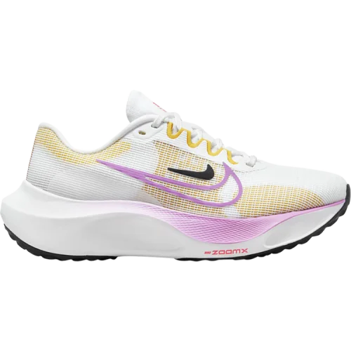 נעלי סניקרס זום טוס 5 בצבע לבן מדגם Wmns Zoom Fly 5 'White Rush Fuchsia' מבית היוצר של חברת הענק נייקי