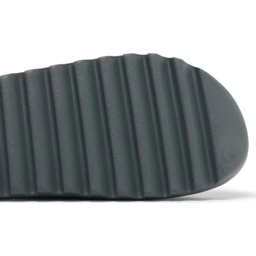 Yeezy Slides ’Slate Marina’